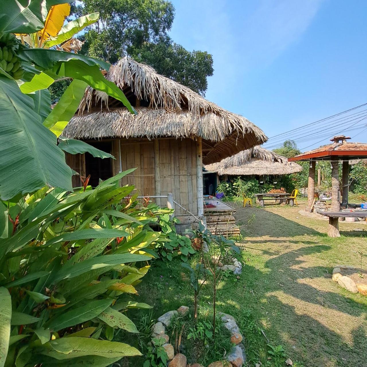 Homestay Field - Bungalow, Ha Giang Loop Tour, Motorbikes Rental Exterior foto